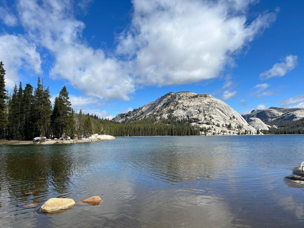 mammoth lakes to yosemite national park road trip